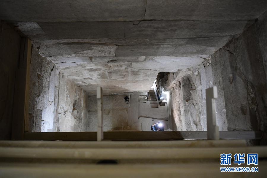 埃及4500年历史的弯曲金字塔内部墓室修复完成后向游客开放组图