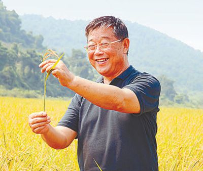 时代楷模赵亚夫把论文写在大地上把成果留在农民家