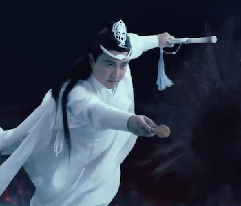 沈騰cos藍忘機與魏無羨演《陳(chen)情令》fang)chang)面(mian) 逗趣