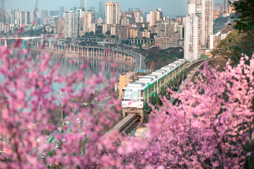 500公里重庆建成世界规模最大山地城市轨道交通网