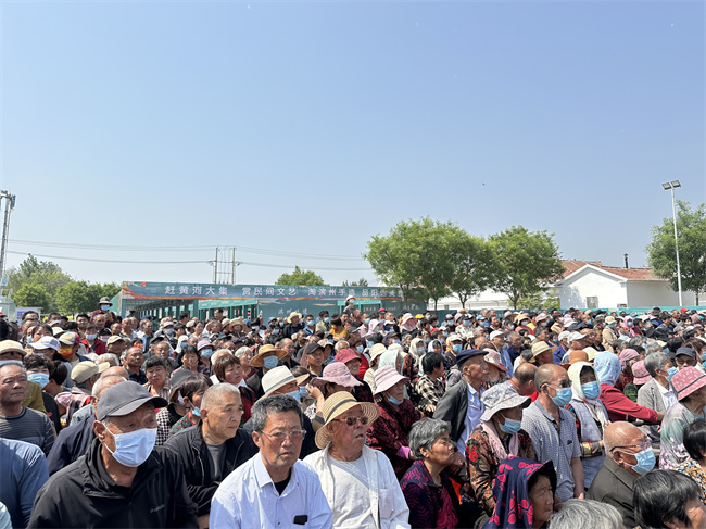 演出现场座无虚席。人民网 谈媛摄