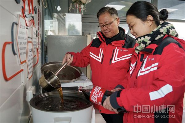 爱心企业助30余名城市美容师新年圆梦